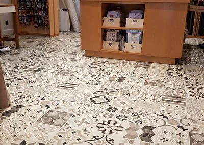 Instalación de alfombra vinílica (19)