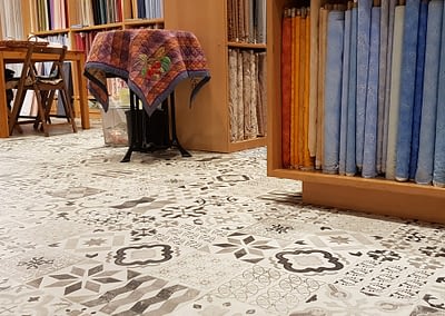 Instalación de alfombra vinílica (24)