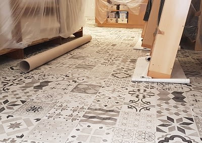 Instalación de alfombra vinílica (15)